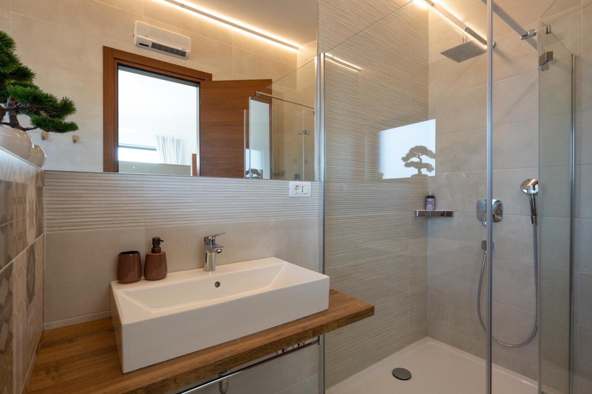 Martincic Residence - 5 Stars Luxury With Pool Heating On 4000M2 Rakalj 外观 照片