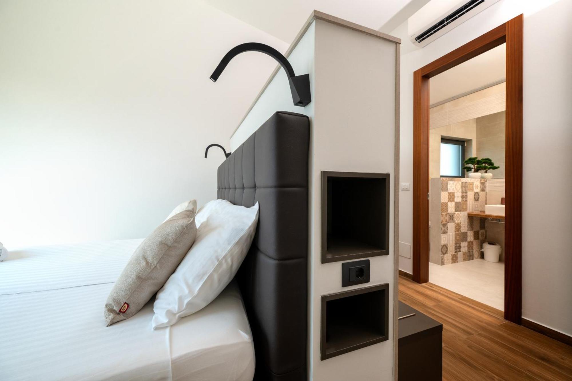 Martincic Residence - 5 Stars Luxury With Pool Heating On 4000M2 Rakalj 外观 照片