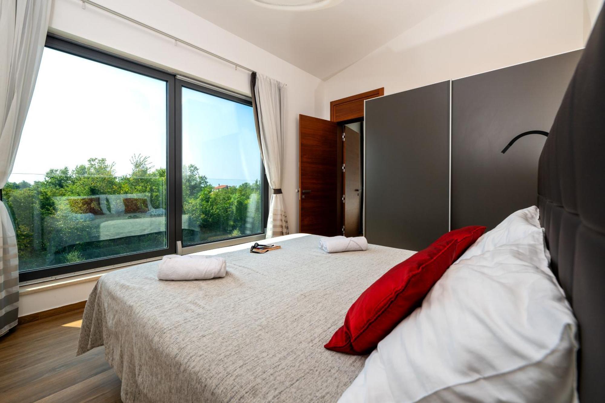 Martincic Residence - 5 Stars Luxury With Pool Heating On 4000M2 Rakalj 外观 照片