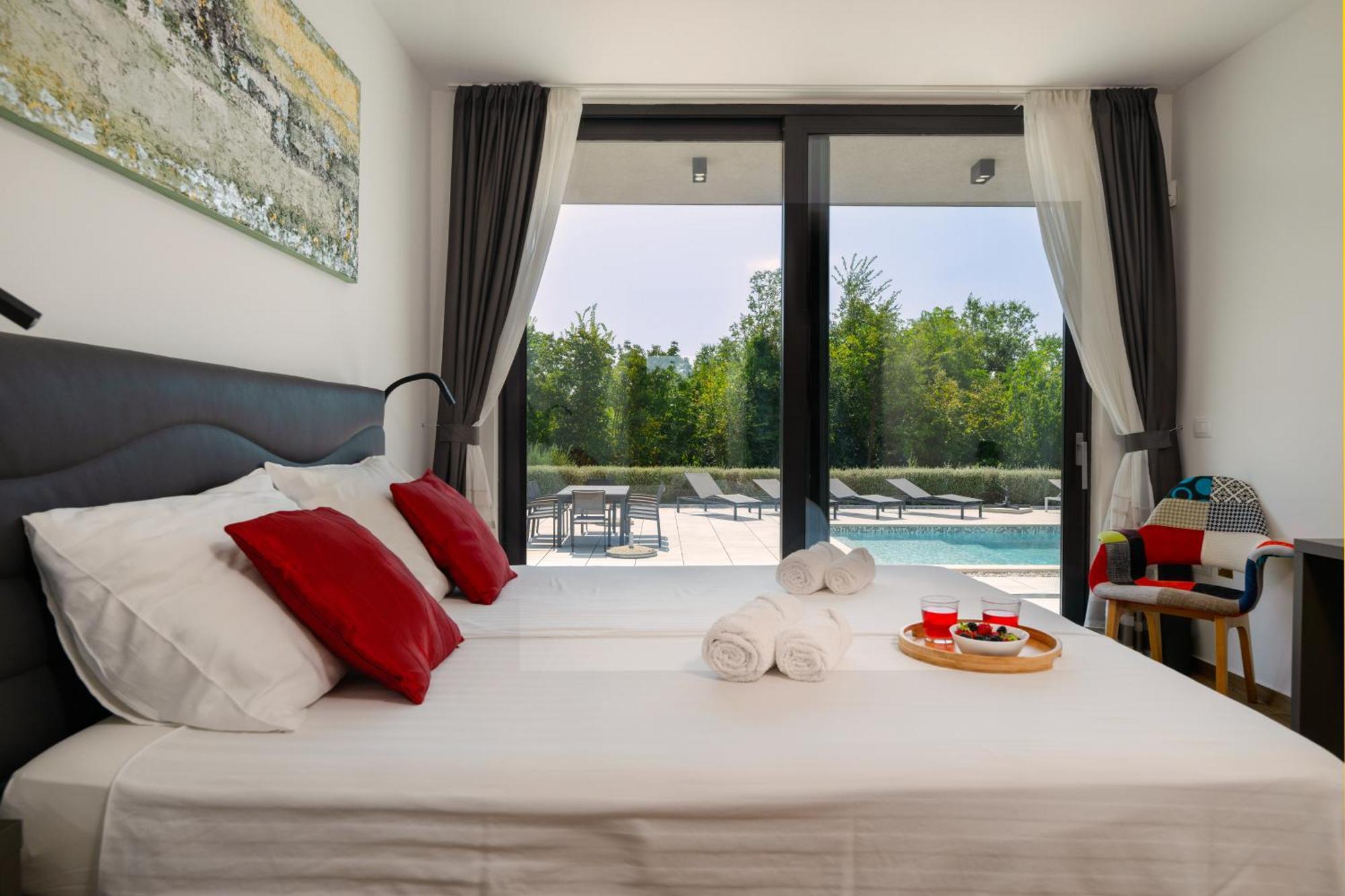 Martincic Residence - 5 Stars Luxury With Pool Heating On 4000M2 Rakalj 外观 照片