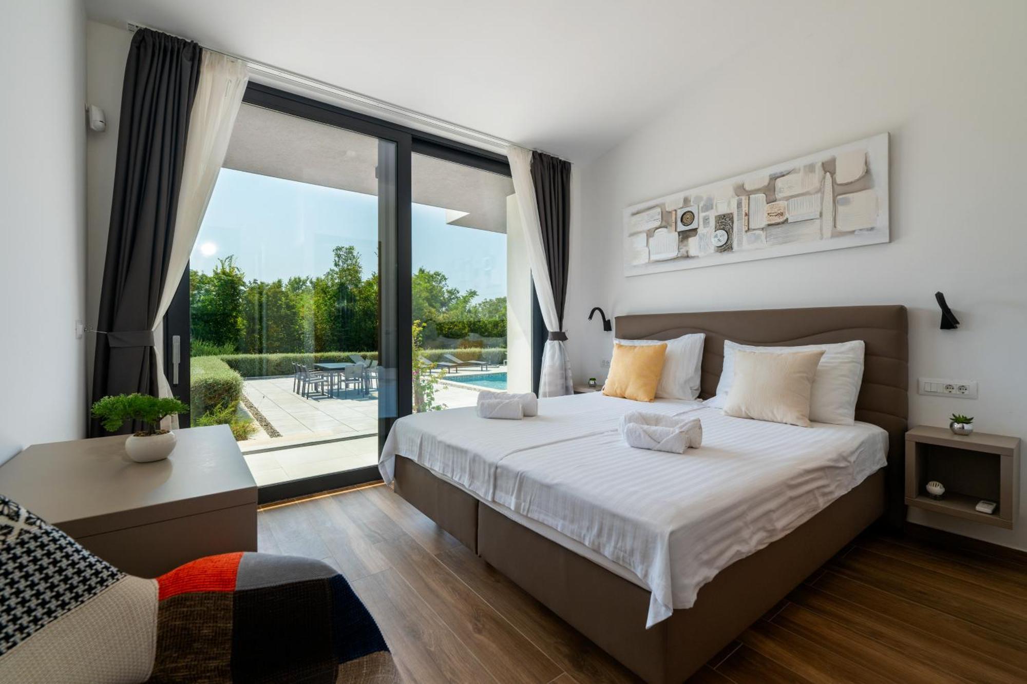 Martincic Residence - 5 Stars Luxury With Pool Heating On 4000M2 Rakalj 外观 照片